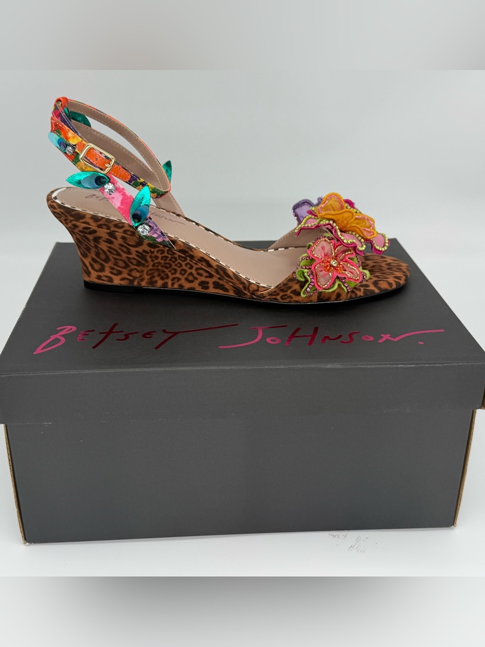 NIB Betsey Johnson Spenser Leopard Multi Floral Wedge Sandals 10